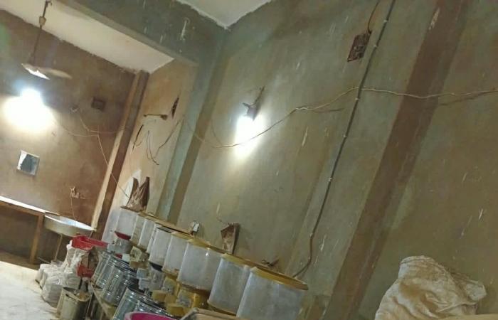 بالبلدي: «حماية
      المستهلك»
      يضبط
      مخزنًا
      يخلط
      البن
      بالبسلة
      ويعبئه
      بعلامات
      تجارية
      شهيرة