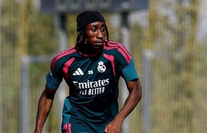 بالبلدي : موقف
      يان
      ديوماندي
      من
      المشاركة
      مع
      ريال
      مدريد
      أمام
      أتلتيكو
      مدريد
      في
      الدوري
      الإسباني