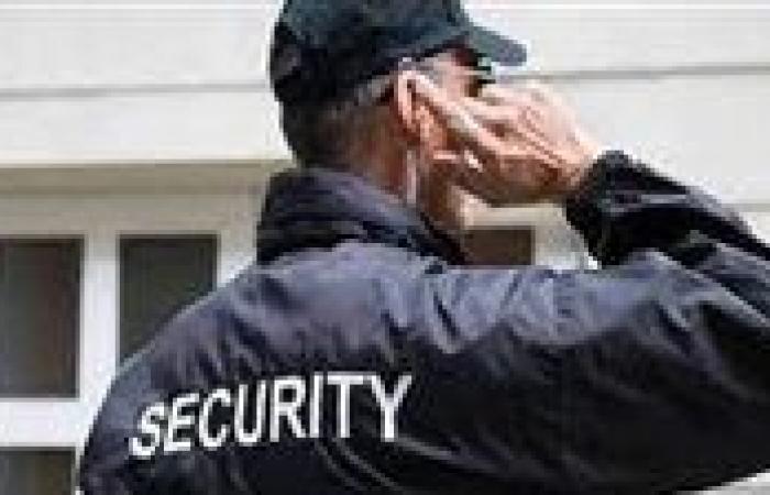 بالبلدي: وزارة
      العمل
      تعلن
      860
      فرصة
      عمل
      في
      الأمن
      والحراسة
      برواتب
      تصل
      لـ30
      ألف
      جنيه