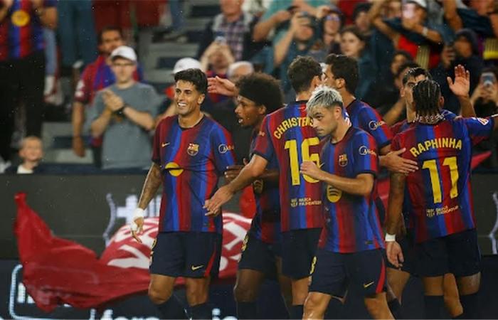 بالبلدي : لاعب
      برشلونة
      يغادر
      مباراة
      راسينج
      سانتاندير
      مصابًا
