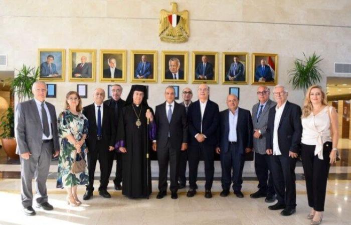 بالبلدي: «من
      بوغوص
      يوسفيان
      إلى
      نوبار
      باشا»..
      بدر
      عبد
      العاطي
      يلتقي
      رموز
      المصريين
      من
      أصول
      أرمينية