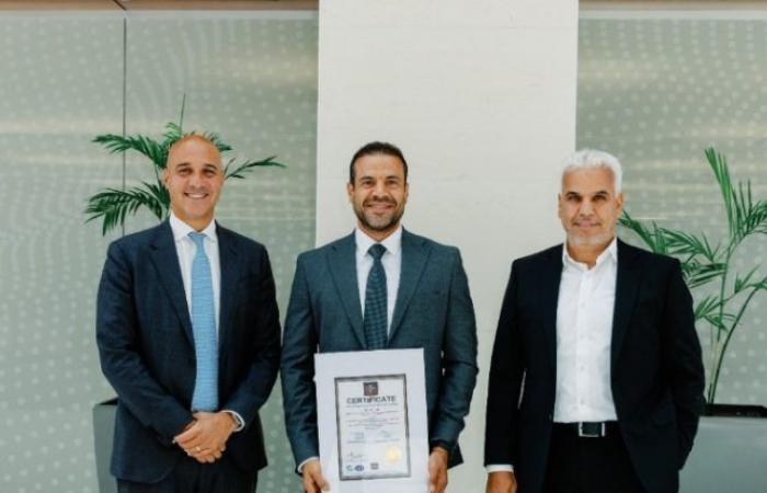 بالبلدي : مجموعة
      إي
      اف
      چي
      القابضة
      تحصل
      على
      شهادة
      ISO
      14001
      تقديراً
      لالتزام
      الشركة
      بمعايير
      الإدارة
      البيئية
      والاستدامة