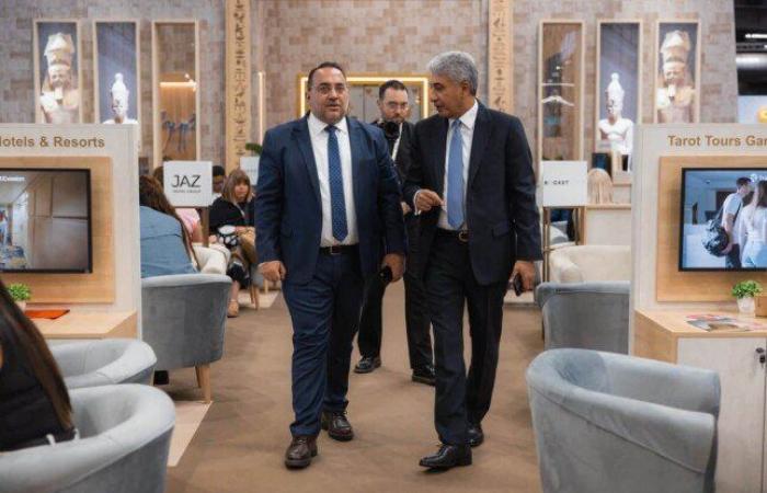 بالبلدي : وزير
      السياحة
      يلتقي
      نظيره
      القبرصي
      لبحث
      تعزيز
      التعاون
      المشترك
      ودفع
      الحركة
      السياحية
      الوافدة