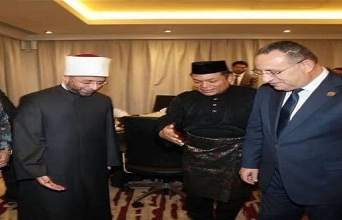بالبلدي: وزير
      التعليم
      العالي
      يفتح
      بوابة
      جديدة
      للشراكة
      المصرية
      الماليزية