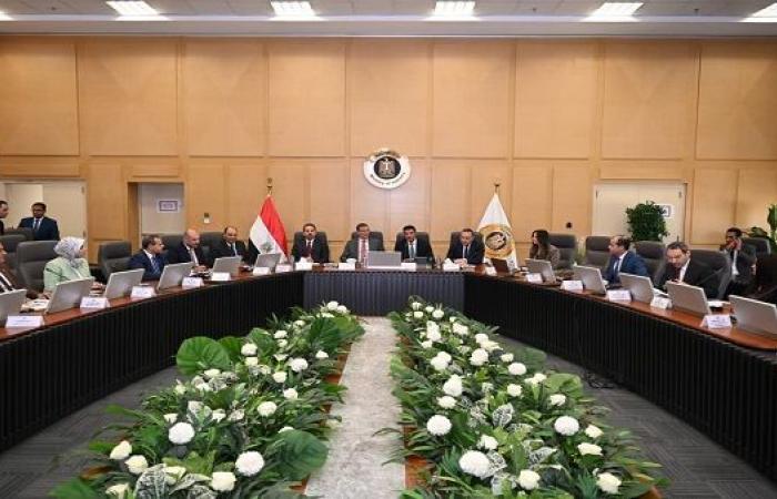 بالبلدي: خطة
      جديدة
      تقود
      تحول
      الكتان
      المصري
      من
      الزراعة
      إلى
      التصدير