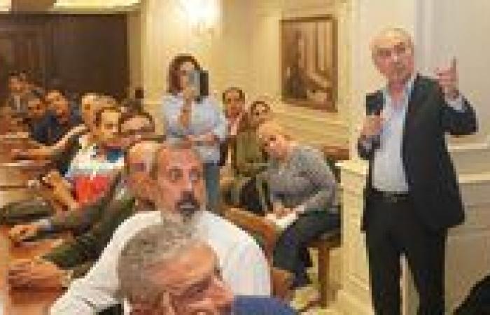 بالبلدي: محافظ
      الجيزة
      الأسبق
      يدعو
      لإدارة
      عمرانية
      تربط
      التخطيط
      بالتنفيذ