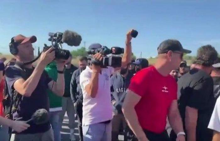 بالبلدي: غلاء
      الوقود
      يشعل
      فرنسا..
      الصيادون
      يغلقون
      الموانئ
      لليوم
      الرابع
      |
      تفاصيل