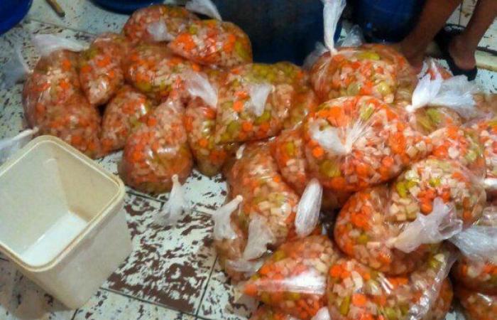 بالبلدي : ضبط
      7
      أطنان
      لبن
      فرز
      ومخللات
      بالحشرات
      في
      حملة
      تموينية
      بسمسطا