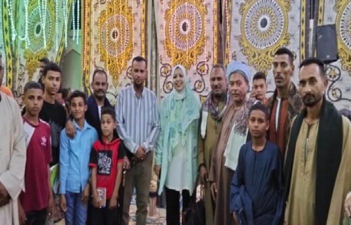 بالبلدي: أبو
      حزام
      تعيش
      ليلة
      من
      الفن
      والوعي..
      «مسرح
      المواجهة
      والتجوال»
      يفتح
      نوافذ
      الثقافة
      أمام
      أطفال
      نجع
      حمادي