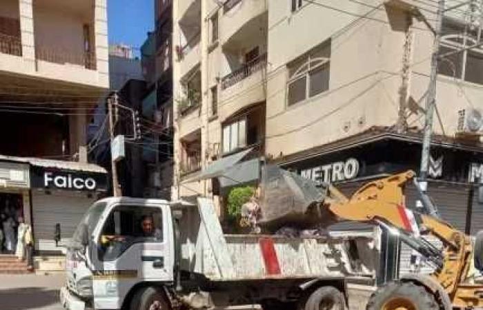 رفع
      727
      طنًا
      من
      بؤر
      المخلفات
      والتراكمات
      بمراكز
      ومدن
      وأحياء
      الغربية