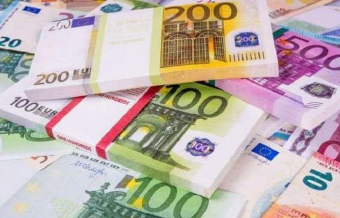 بالبلدي: سعر
      اليورو
      مقابل
      الجنيه
      المصري
      اليوم
      السبت
      19
      سبتمبر
      2026..
      وفقًا
      لآخر
      تحديث