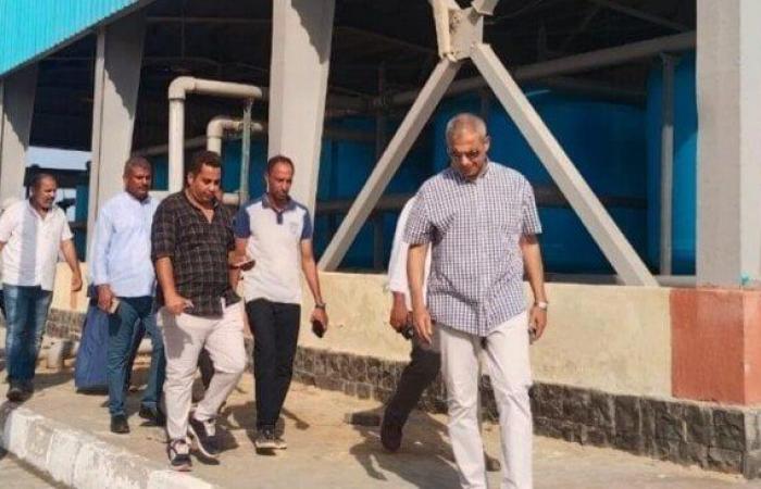بالبلدي : رئيس
      مياه
      البحر
      الأحمر
      يتفقد
      محطات
      حلايب
      ورأس
      حدربة..
      توجيهات
      برفع
      كفاءة
      التشغيل