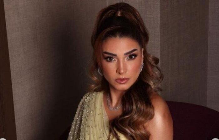 بالبلدي: روجينا
      تكشف
      لأول
      مرة
      أزمة
      مسلسل
      البرنس
      وأشهر
      جملة
      تلاحقها:
      كنت
      حاسة
      بقهر
      وربنا
      عوضني