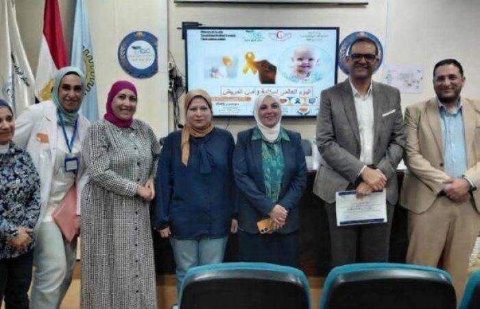 بالبلدي : بتكريم
      الأقسام
      المتميزة..
      مركز
      أورام
      طنطا
      يحتفل
      باليوم
      العالمي
      لسلامة
      وأمان
      المريض