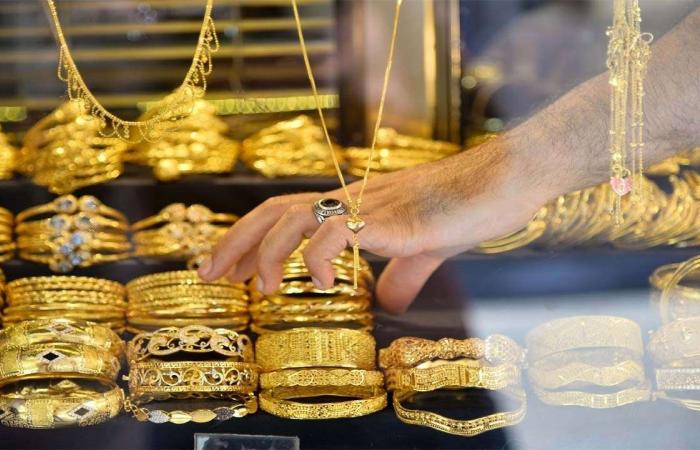بالبلدي : ارتفاع
      لافت
      بالأسواق..
      أسعار
      الذهب
      اليوم
      الجمعة
      في
      اليمن
      تشعل
      إقبال
      المشتريين!