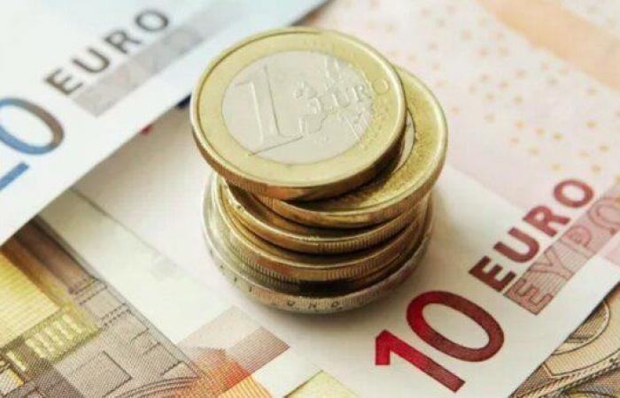 بالبلدي : سعر
      اليورو
      اليوم
      في
      البنوك..
      آخر
      تحديث
      الجمعة
      18
      سبتمبر
      2026