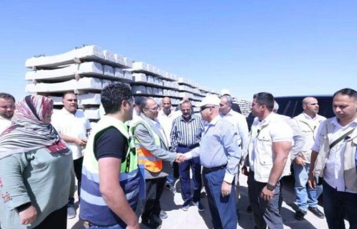 بالبلدي: وزير
      النقل
      يتفقد
      تنفيذ
      خط
      سكة
      حديد
      بئر
      العبد-
      العريش-
      طابا
      بطول
      341
      كم
      لتعزيز
      التنمية
      في
      سيناء
