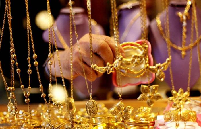 بالبلدي : مكاسب
      جديدة
      بأسواق
      الصاغة..
      أسعار
      الذهب
      اليوم
      الجمعة
      في
      الأردن
      وارتفاع
      عيار
      21!