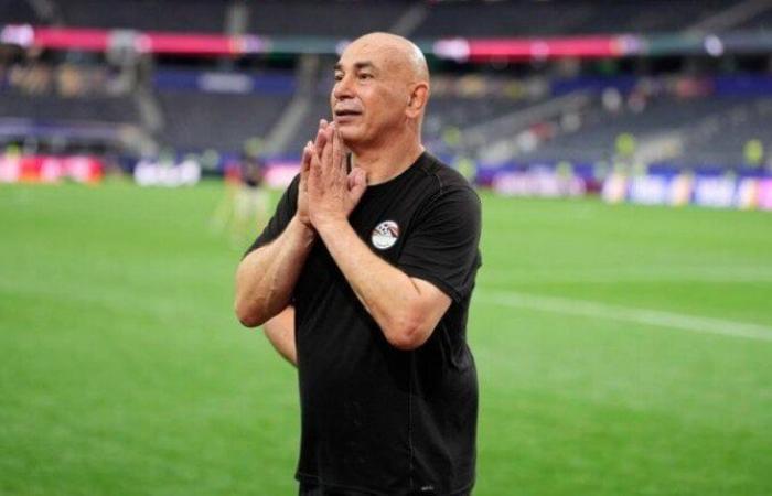 بالبلدي: طارق
      يحيى
      يدافع
      عبر
      «الأسبوع»
      عن
      حسام
      حسن
      بسبب
      قائمة
      منتخب
      مصر:
      «أي
      واحد
      ناجح
      لازم
      هتلاقي
      في
      ناس
      بتكسر
      فيه»