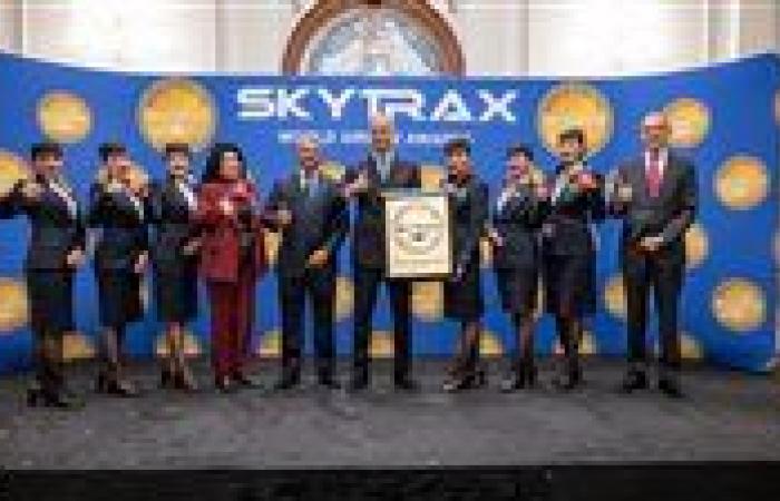 بالبلدي: مصر
      للطيران
      تحصد
      جائزة
      Skytrax
      "أكثر
      شركات
      الطيران
      تطورا
      وتحسنا
      على
      مستوى
      العالم