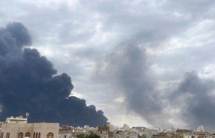 بالبلدي : تقدم
      عسكري
      واسع
      للجيش
      اليمني
      في
      تعز
      ومأرب..
      وقصف
      يستهدف
      قيادات
      حوثية
      بصنعاء