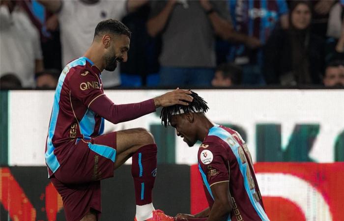 بالبلدي : الدوري
      التركي
      يتغزل
      في
      محمد
      صلاح
      بعد
      انفجاره
      أمام
      جالطة
      سراي