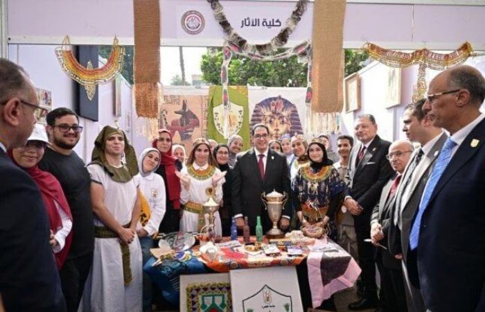بالبلدي: جامعة
      القاهرة
      تستقبل
      العام
      الدراسي
      الجديد
      بأجواء
      احتفالية