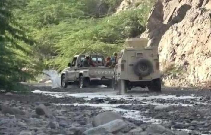 بالبلدي: الجيش
      اليمني
      يصد
      هجمات
      الحوثيين
      ويستعيد
      مواقع
      استراتيجية
      في
      تعز
      ولحج
      ويكبد
      الميليشيا
      خسائر
      كبيرة