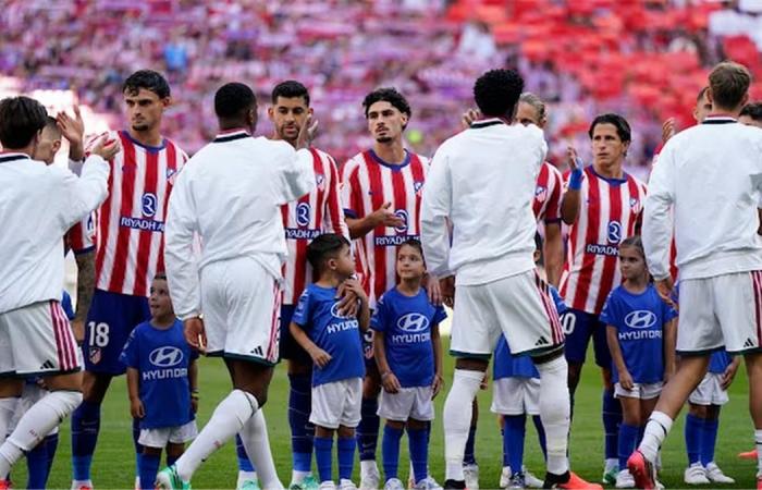 بالبلدي : فيديو
      |
      حالتا
      طرد..
      شجار
      قوي
      بين
      لاعبي
      ريال
      مدريد
      وأتلتيكو
      بين
      الشوطين