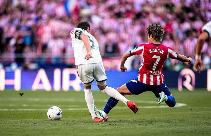 بالبلدي : رسميًا
      |
      إصابة
      فالفيردي
      في
      مباراة
      ريال
      مدريد
      وأتلتيكو..
      والكشف
      عن
      مدة
      غيابه