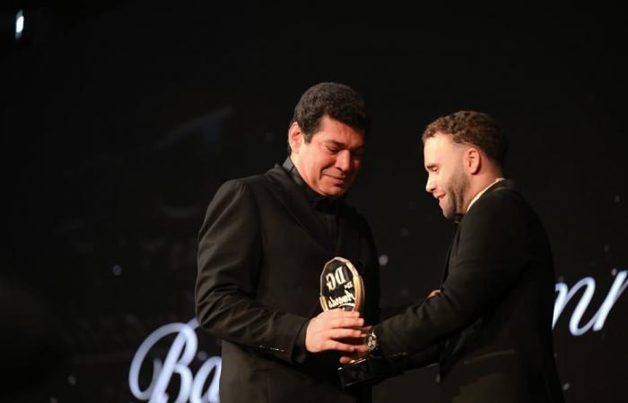 بالبلدي: بعد
      حصوله
      على
      عدة
      جوائز..
      باسم
      سمرة:
      "2026
      وش
      السعد"