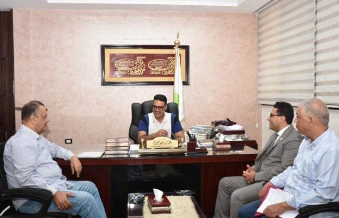 بالبلدي : فودة
      يلتقي
      نواب
      القليوبية
      لمتابعة
      مطالب
      الأهالي
      المتعلقة
      بمياه
      الشرب
      والصرف
      الصحي