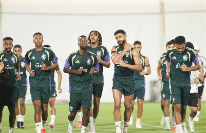 بالبلدي : استبعاد
      نجم
      منتخب
      السعودية
      من
      المعسكر
      لأسباب
      انضباطية
      قبل
      خليجي
      27
