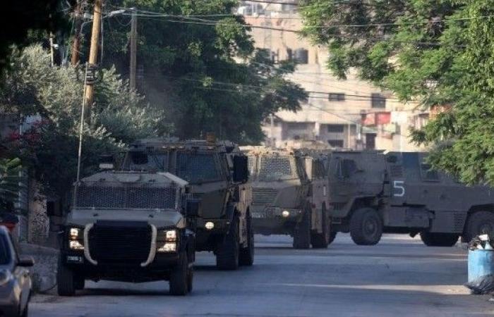 بالبلدي: إسرائيل
      تعزز
      قواتها
      في
      الضفة
      بعد
      إصابة
      إسرائيلي
      قرب
      رام
      الله