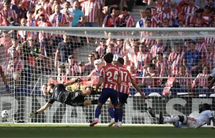 بالبلدي : لم
      تستوجب
      الطرد..
      ردود
      أفعال
      لاعبي
      أتلتيكو
      مدريد
      على
      الجدل
      التحكيمي
      أمام
      ريال
      مدريد