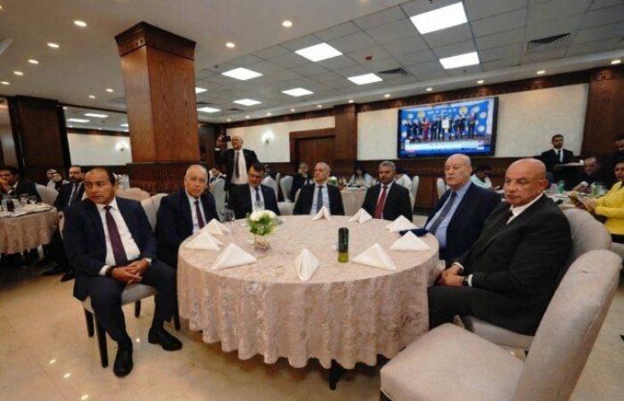 بالبلدي : وزير
      الطيران
      المدني:
      مصر
      للطيران
      ضمن
      أفضل
      50
      شركة
      طيران
      عالميًا
      في
      تصنيف
      «Skytrax»
      2026