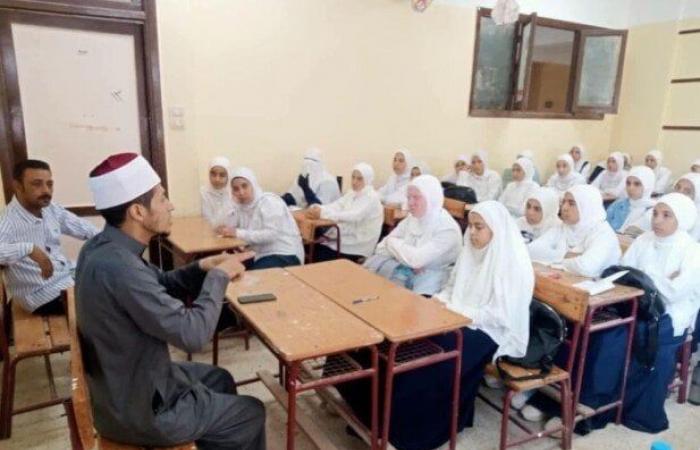 بالبلدي : السجن
      المشدد
      3
      سنوات
      لعاطل
      بتهمة
      التعدي
      على
      طفلة
      أمام
      عقار
      سكنها
      بالإسكندرية