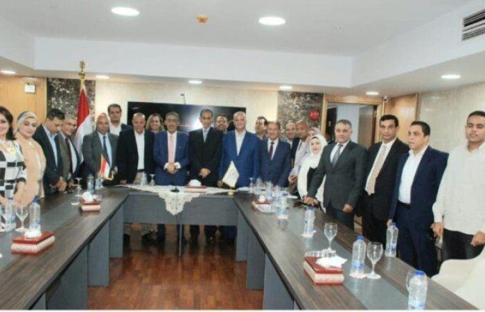 بالبلدي : وزير
      الدولة
      للإعلام
      يكشف
      عن
      تحركات
      لتشريع
      «حرية
      تداول
      المعلومات»
      وتنظيم
      «التواصل
      الاجتماعي»