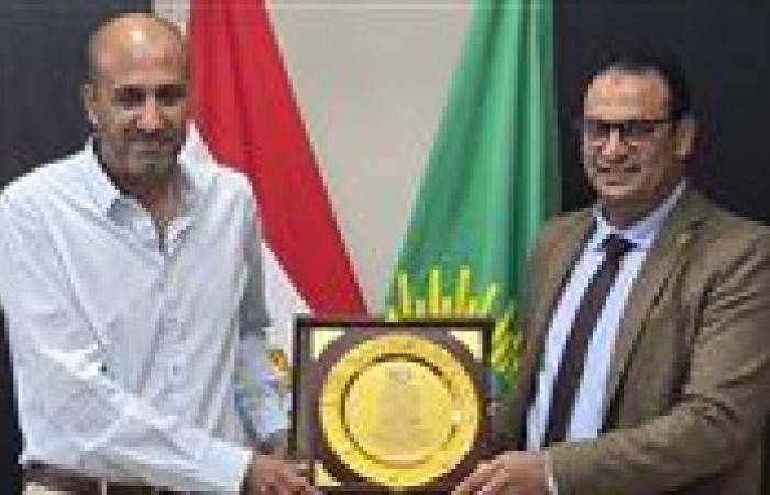 بالبلدي: إدارة
      الشروق
      التعليمية
      تكرم
      رئيس
      جهاز
      المدينة