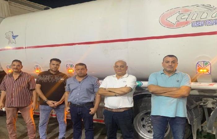 بالبلدي : تموين
      الفيوم
      يضبط
      4
      أطنان
      سولار
      مدعم
      ونصف
      طن
      دقيق
      قبل
      بيعها
      بالسوق
      السوداء