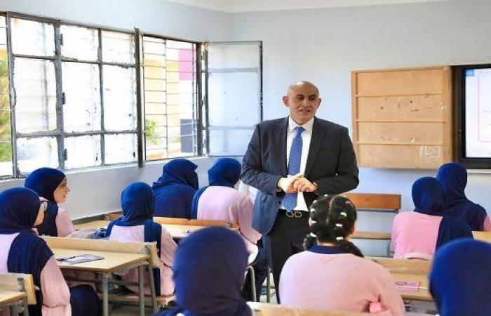 بالبلدي: وزير
      التربية
      والتعليم
      يصدر
      قرارات
      حاسمة
      بشأن
      الكثافات
      والبرمجة
      والانضباط
      خلال
      جولته
      بمدارس
      المنيا