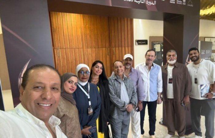 بالبلدي: كلوديا
      حنا:
      مهرجان
      ظفار
      ملتقى
      للحضارات
      وجسر
      يربط
      بين
      الثقافات
      والشعوب
      «صور»