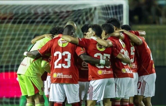 بالبلدي: دفعة
      قوية
      للأهلي
      قبل
      القمة..
      جاهزية
      4
      لاعبين
      وعموتة
      يحسم
      موقفهم
      أمام
      الزمالك