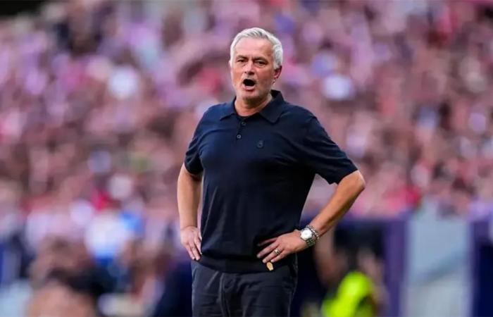 بالبلدي : فيديو
      |
      تصرف
      مستفز
      من
      مورينيو
      يثير
      غضب
      أتلتيكو
      مدريد
      بعد
      الديربي