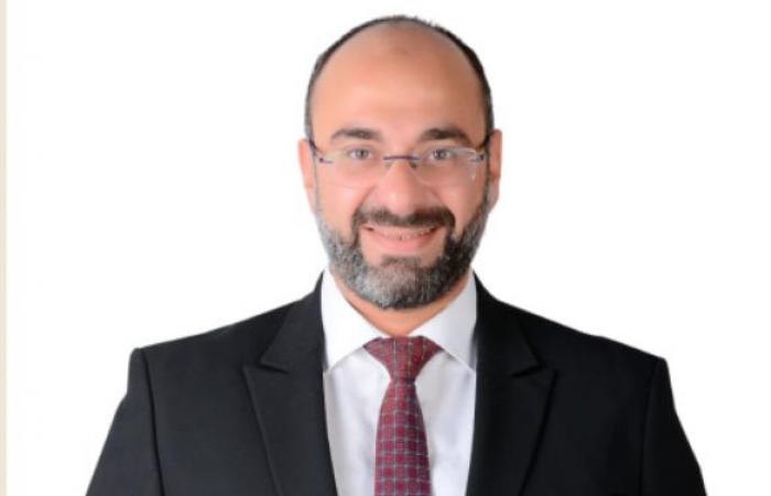 بالبلدي : من
      الصيدلة
      إلى
      استشارات
      التسويق
      الدولية..
      د.
      مصطفى
      نوارج
      يحول
      24
      عامًا
      من
      الخبرة
      إلى
      40
      كتابًا
      وتجربة
      عابرة
      لـ22
      دولة