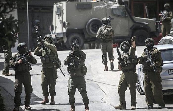 بالبلدي: رئيس
      بلدية
      بدو
      بالقدس:
      الاحتلال
      اعتقل
      أكثر
      من
      100
      مواطن
      وفجّر
      أبواب
      المنازل