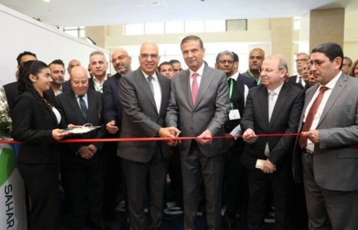 بالبلدي: وزيرا
      «الزراعة»
      و«الري»
      يتفقدان
      أحدث
      تكنولوجيات
      الميكنة
      في
      معرض
      «صحاري»