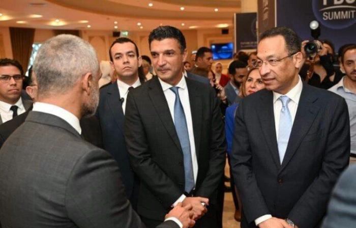 بالبلدي: وزير
      الصناعة
      في
      قمة
      FDC:
      نستهدف
      الانتقال
      من
      استخدام
      التكنولوجيا
      إلى
      تطويرها
      وتصنيعها