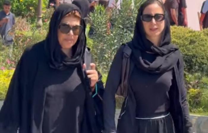 بالبلدي: نجوم
      الفن
      يساندون
      عمر
      السعيد
      في
      وداع
      والده