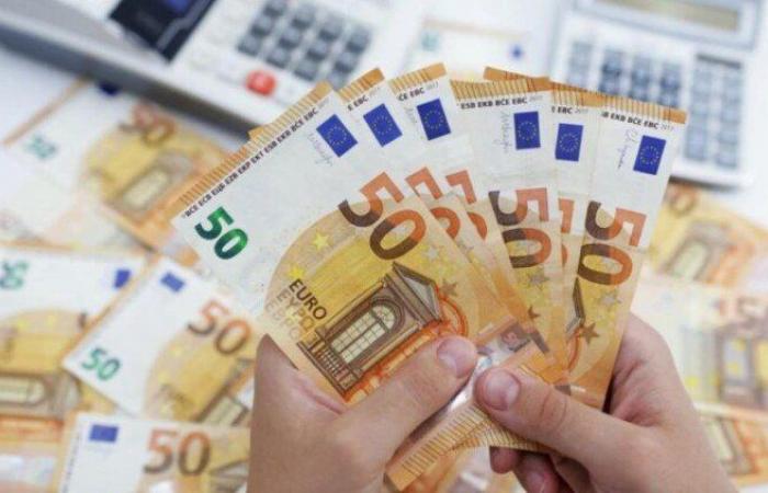 بالبلدي: سعر
      اليورو
      اليوم
      الأربعاء
      23
      سبتمبر
      2026..
      بكام
      مقابل
      الجنيه
      المصري؟